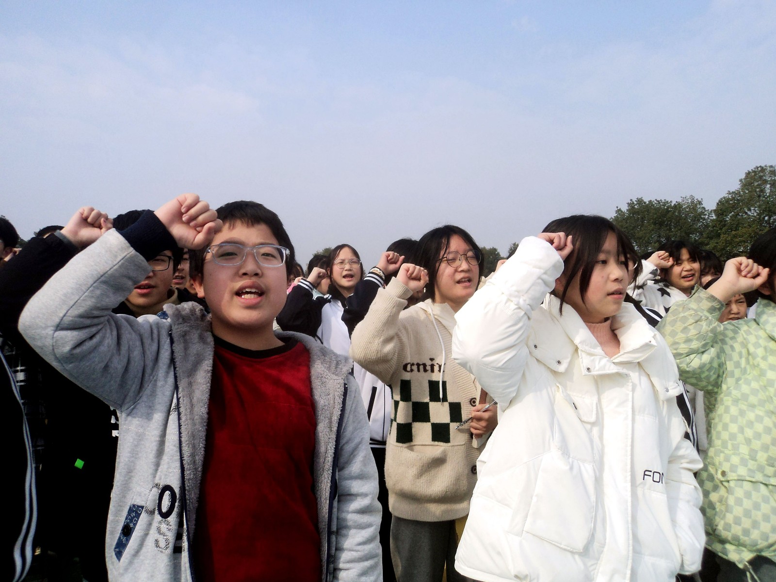 下花桥镇中学中考百日冲刺誓师擂战鼓