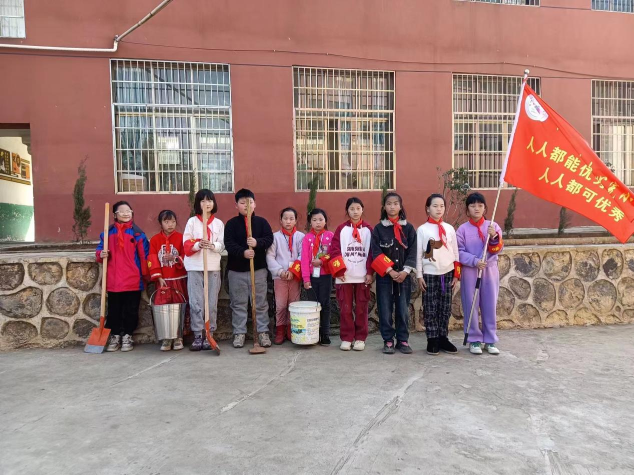 “共植共青林，共筑青春梦”青少年义务植树实践活动