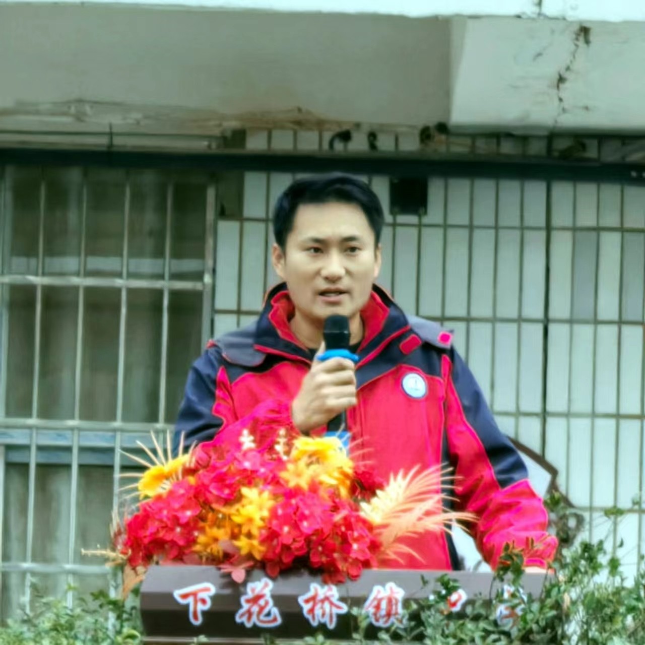 邵阳县下花桥镇中学消防安全演练     