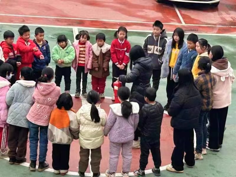 塘田市镇双井学校开展消防安全疏散演练