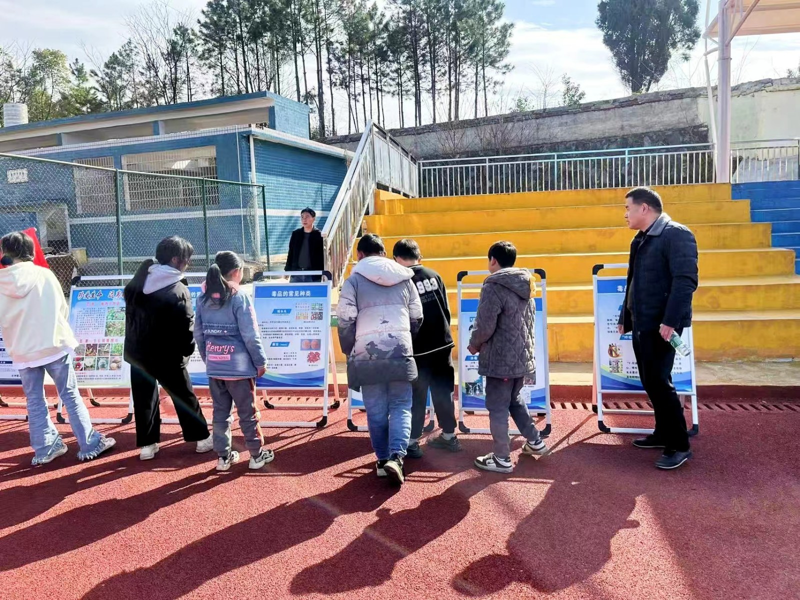 龙行龘龘新气象，前程朤朤好未来