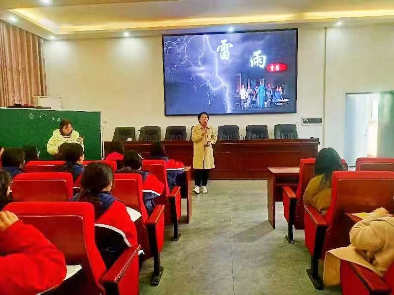 开往成长的“示范号”列车，出发