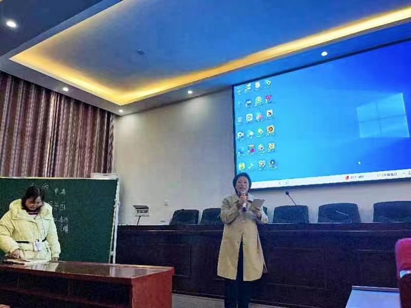 开往成长的“示范号”列车，出发