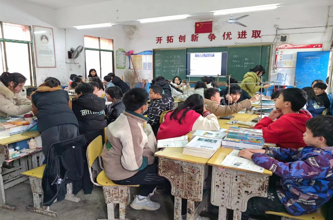 教学比武促成长  课堂竞技展风采