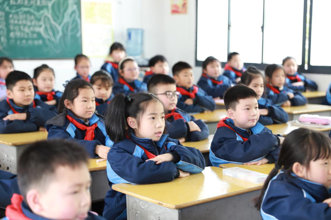 城区二小开展“好家风·好传承”主题宣传