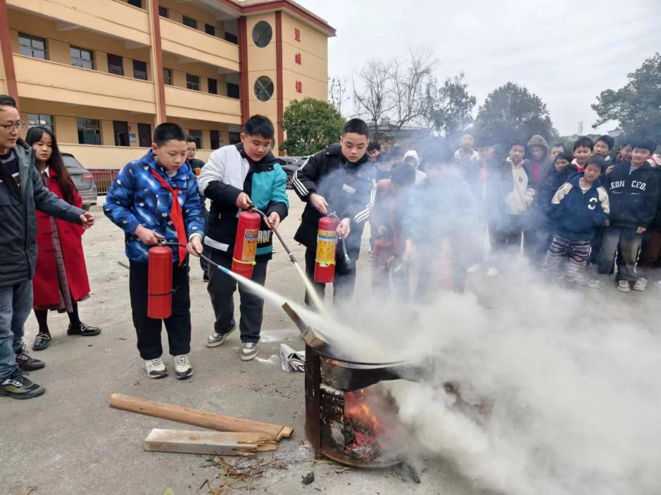 消防勤演练，防患于未“燃”