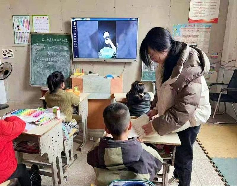 锦旗传递心意，责任激励前行