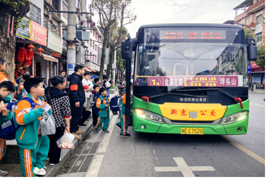 多措并举消隐患   保驾护航促平安