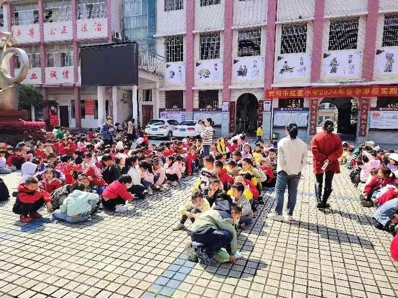 开展防震、消防、防恐、防暴综合安全演练