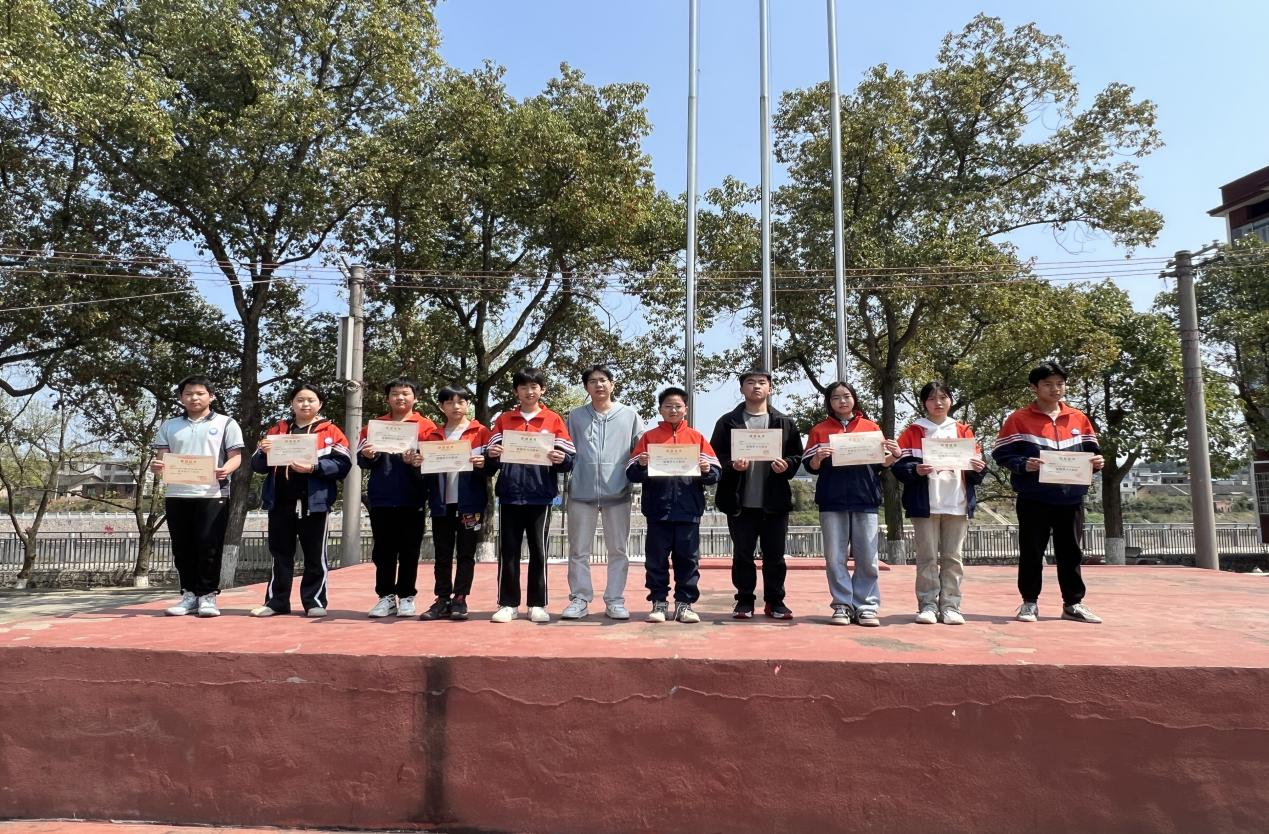 金称市镇中学3.5学雷锋活动圆满落幕