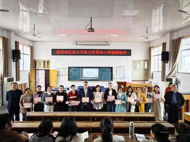 润心勤耕耘，静候繁华开