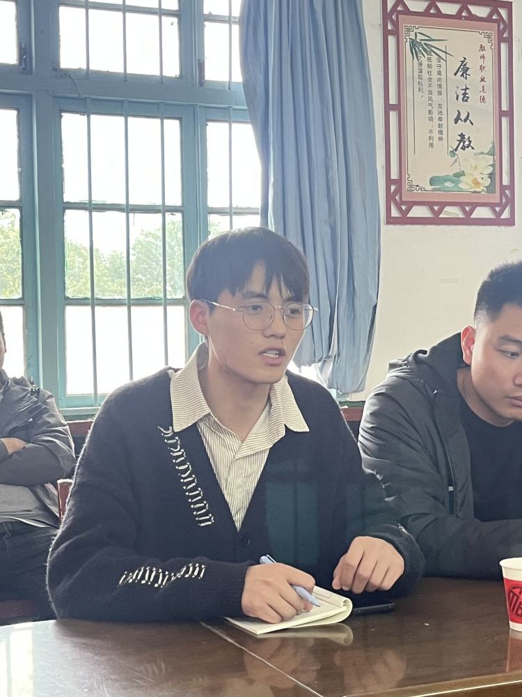 下花桥镇中心学校和杉木桥中学开展校际交流活动