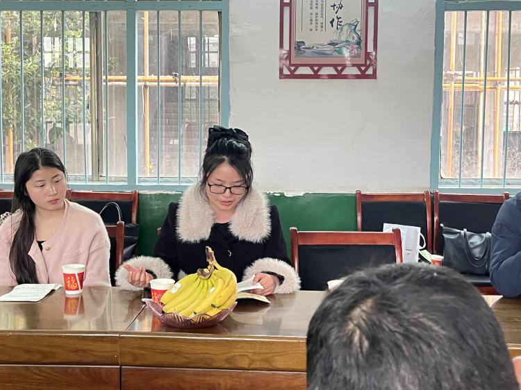 下花桥镇中心学校和杉木桥中学开展校际交流活动