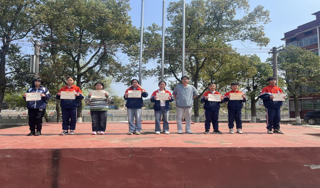 金称市镇中学评选一批新时代好少年