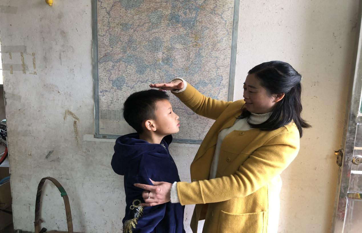 送教上门   情暖残儿