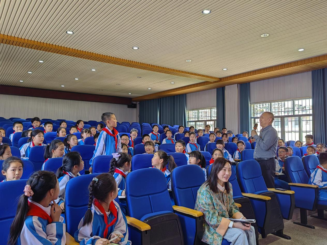 城区二小：思政教育进校园，红色教育润童心