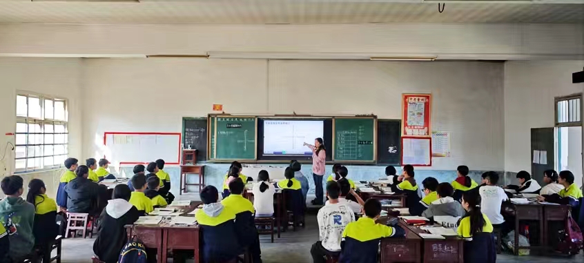 同怀初心竟绽放 异彩纷呈共争研