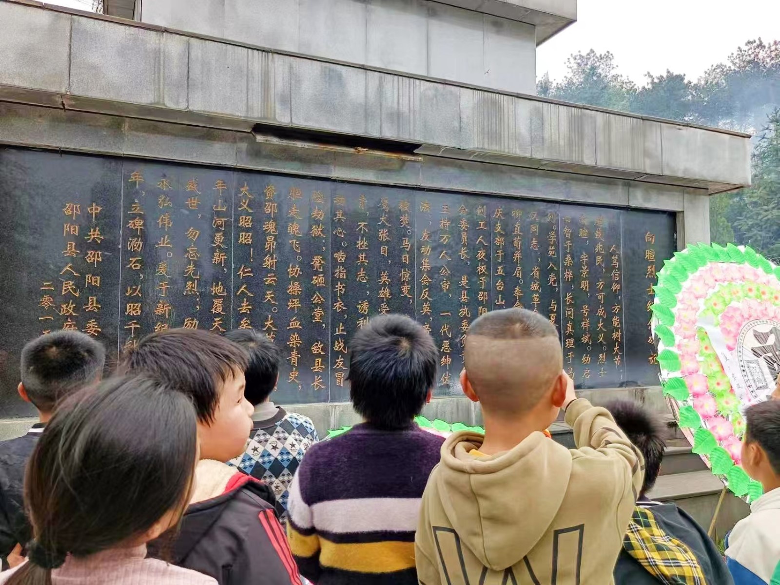 传承红色记忆，向革命烈士致敬