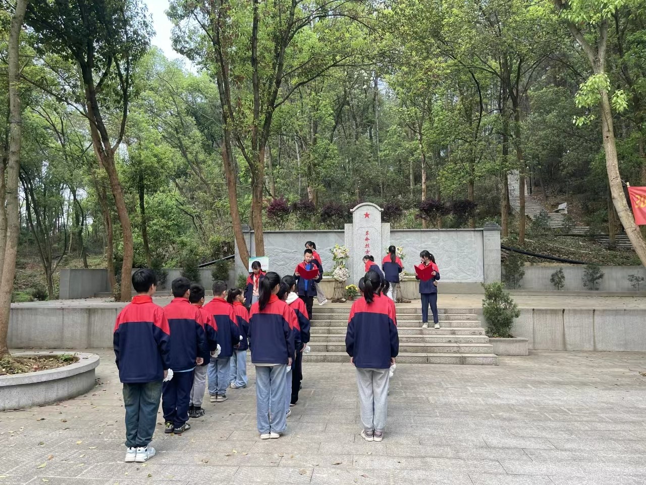 “铸魂·2024·清明祭英烈”主题教育