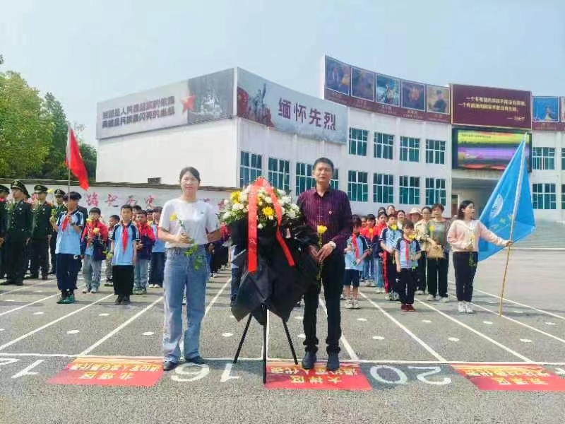 长阳铺镇中心完小清明祭英烈活动
