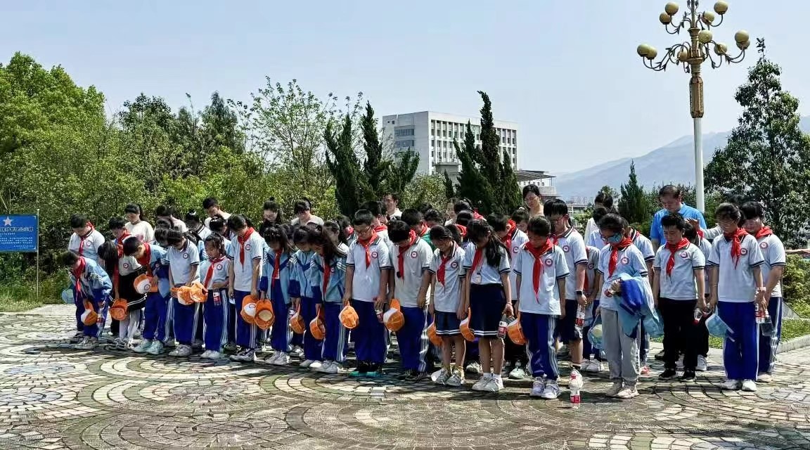 “清明祭英烈，清明话清廉”教育