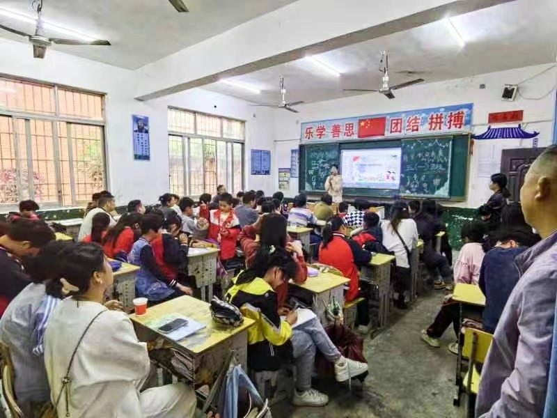 家校协力，促成长