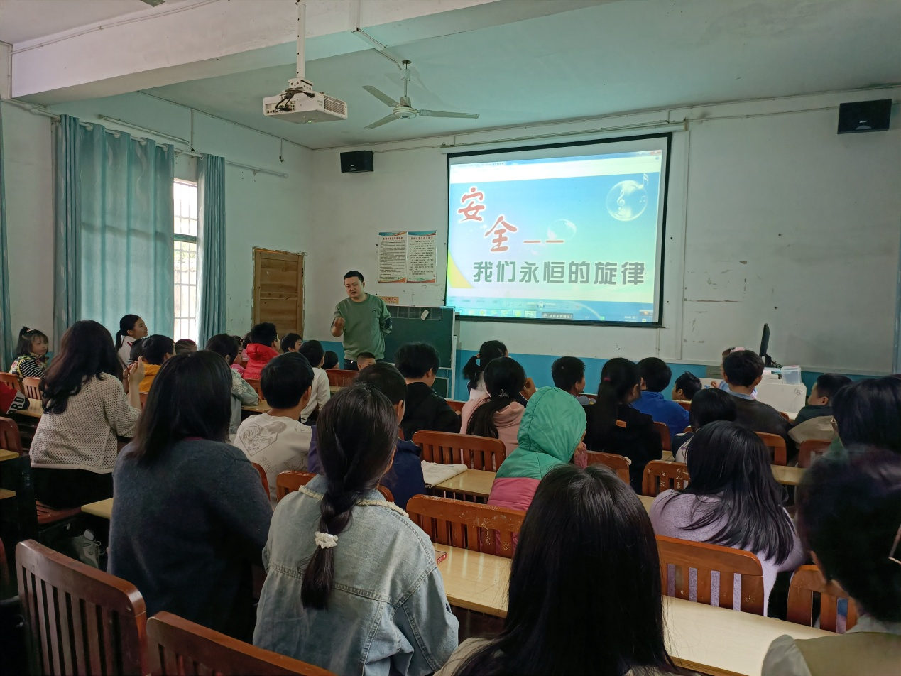 文明祭英烈，安全重泰山