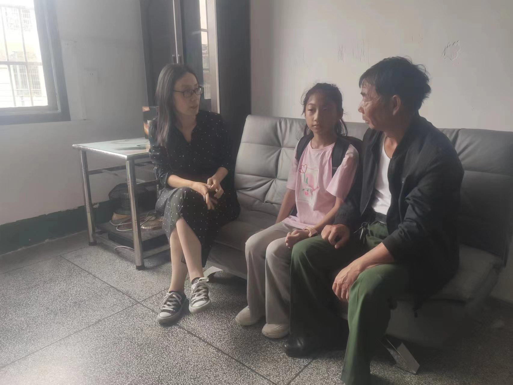 清明假期“利剑护蕾”、防溺水安全家访