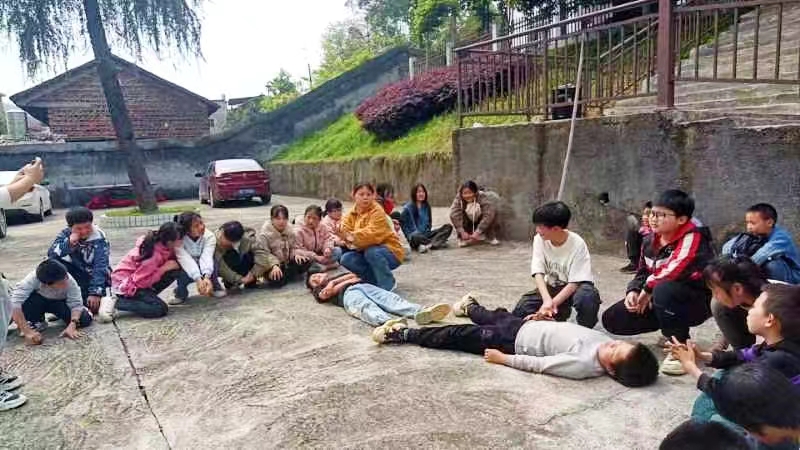 塘田市镇三青小学防溺水安全演练