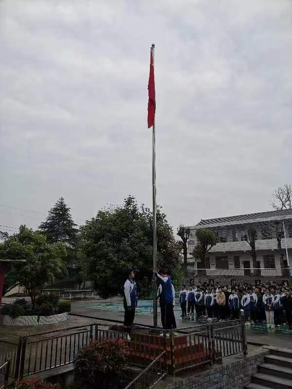 校园防霸凌   友爱伴成长