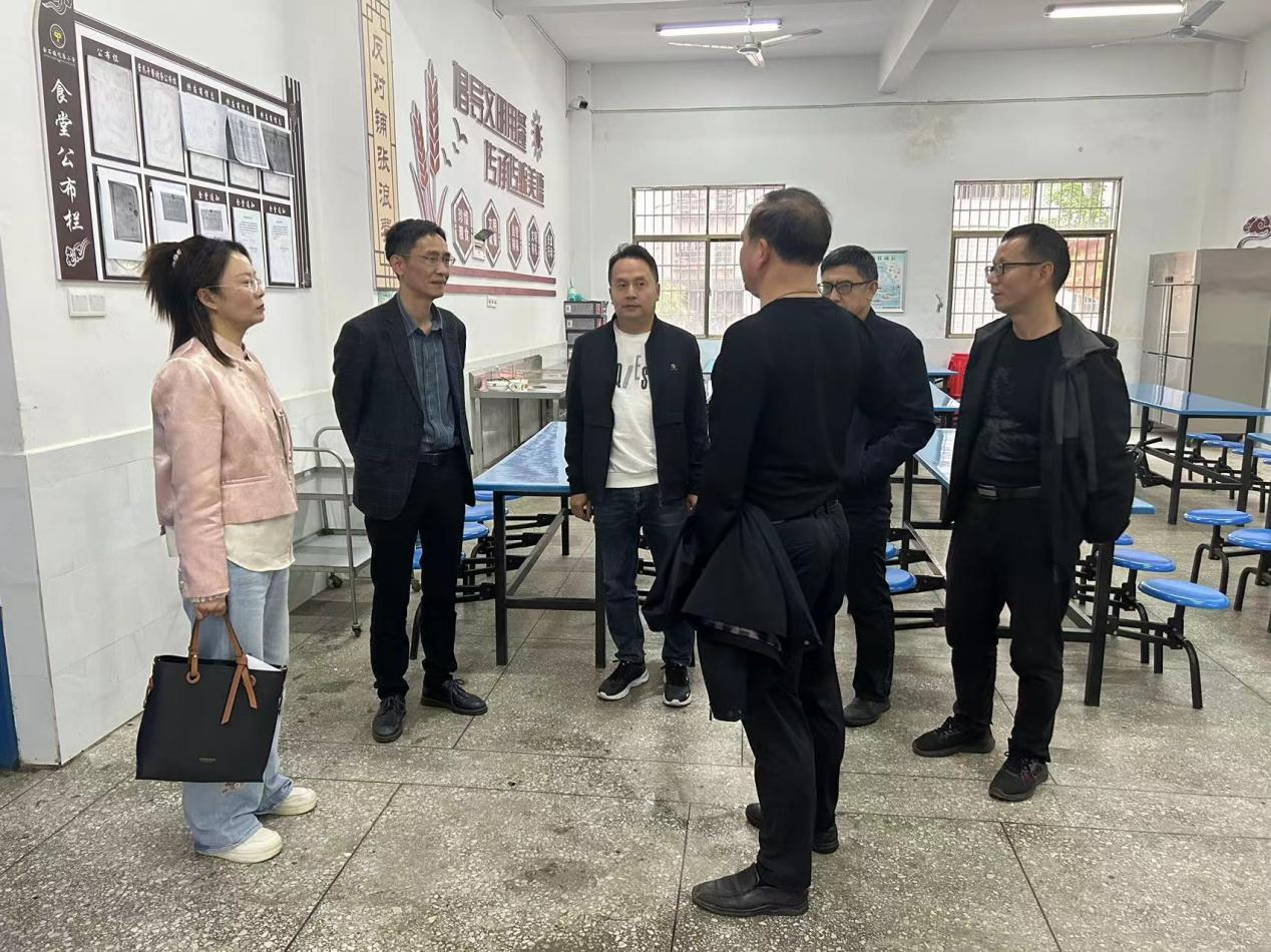 教育局到观瀑小学考察指导暨营养改善计划工作