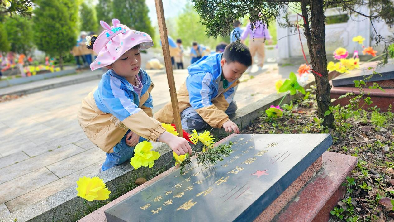 徐徐清风寄思念，春和景明踏春去