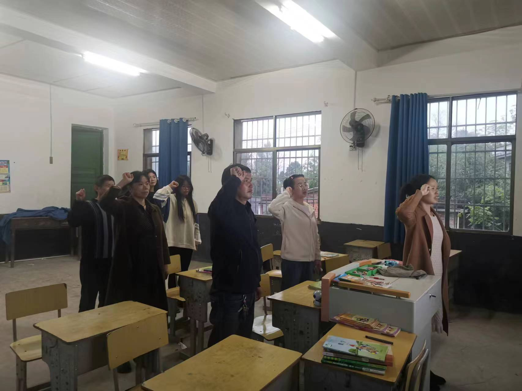 践行师德风范，牢守教育初心