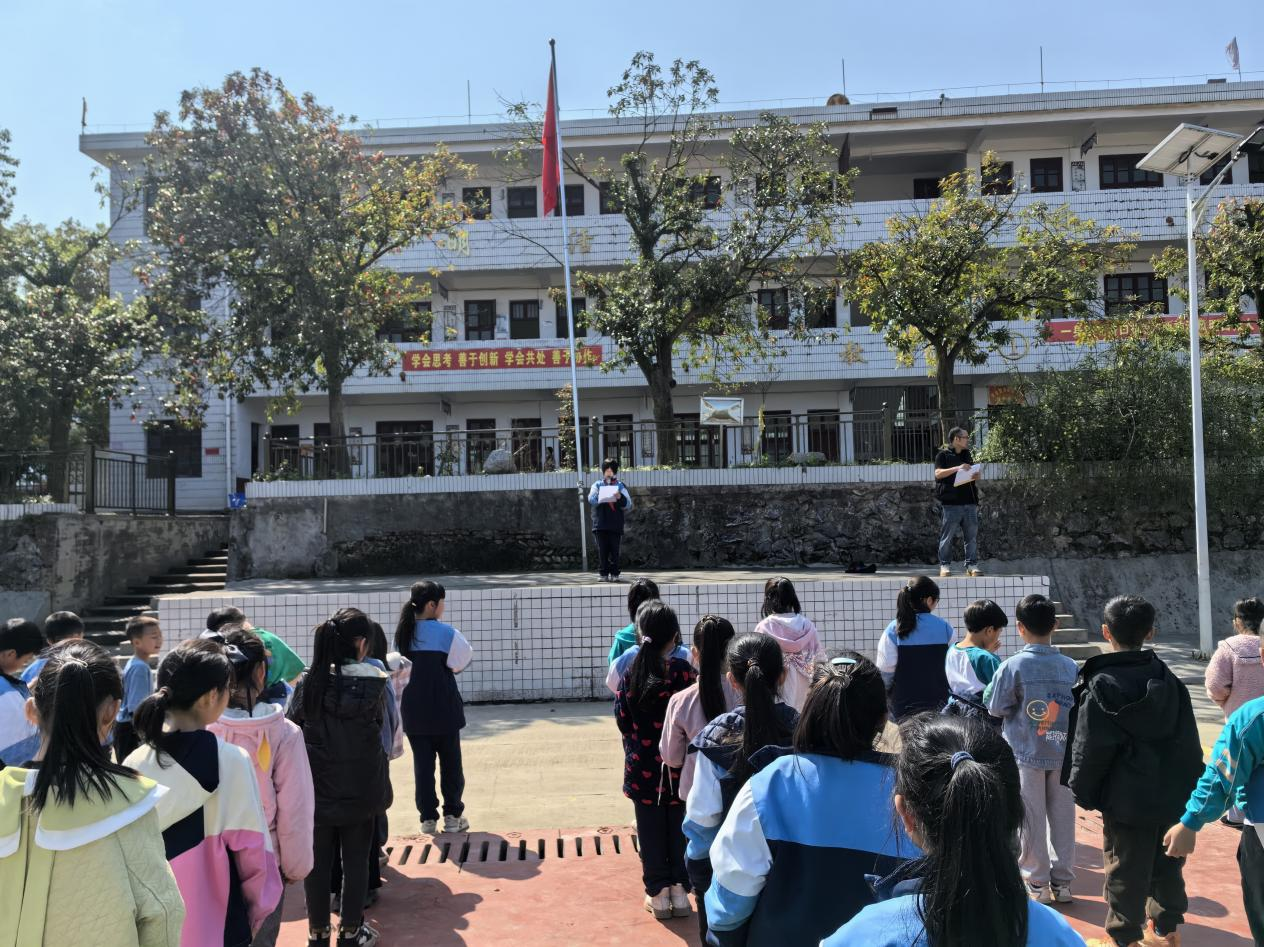 白沙中心小学开展清明祭英烈主题教育活动