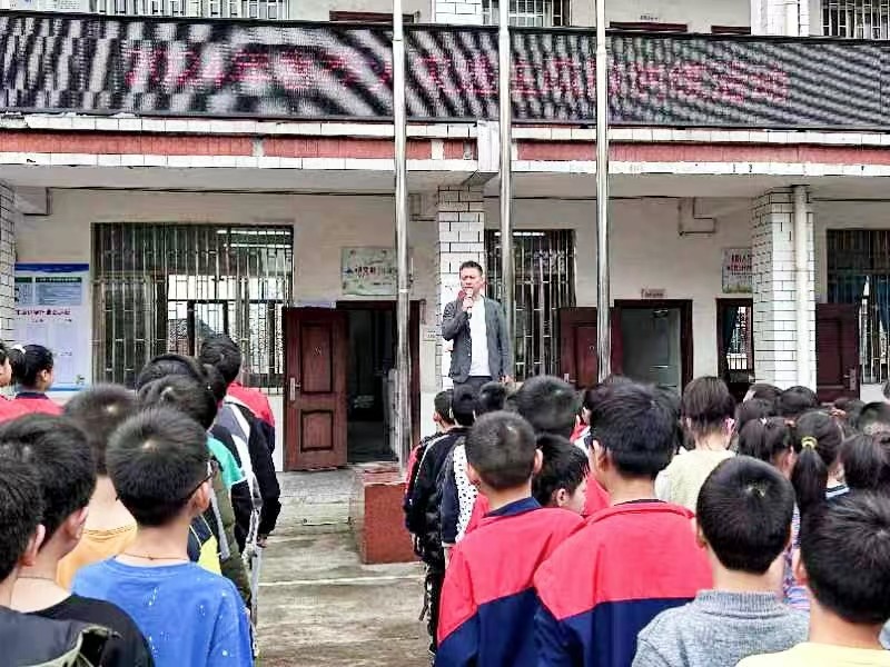 “火”速逃生  防患未“燃”