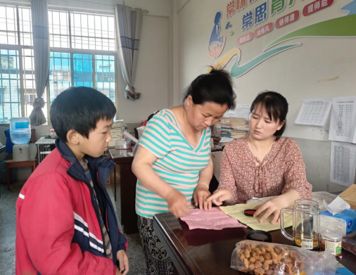 塘渡口镇三完小开展“千师访万户”