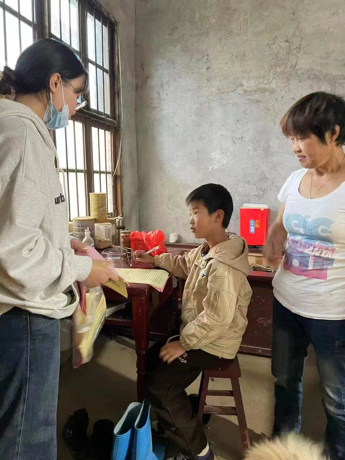 防溺水、防性侵、防欺凌“千师访万户”