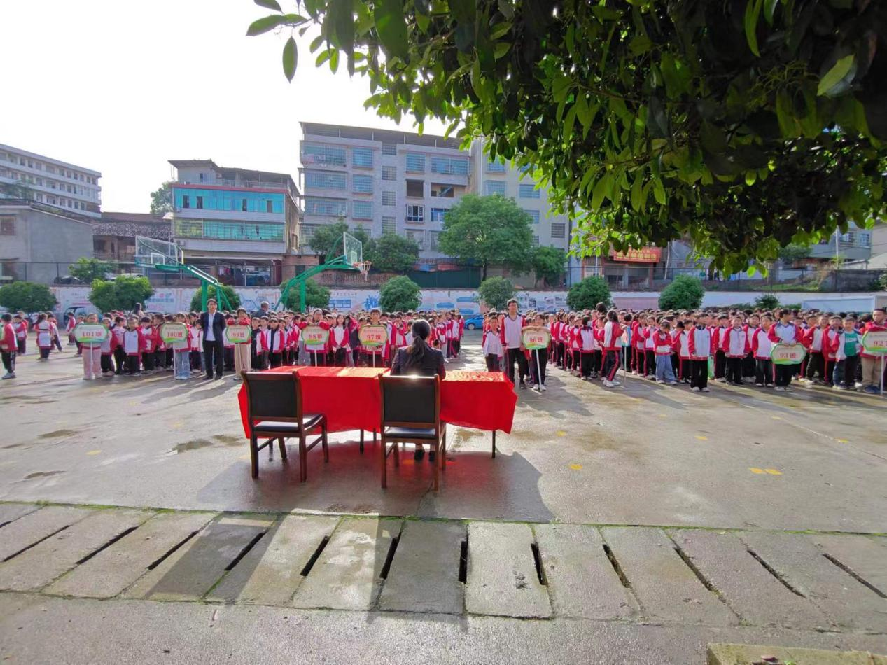 法制进校园，护航助成长