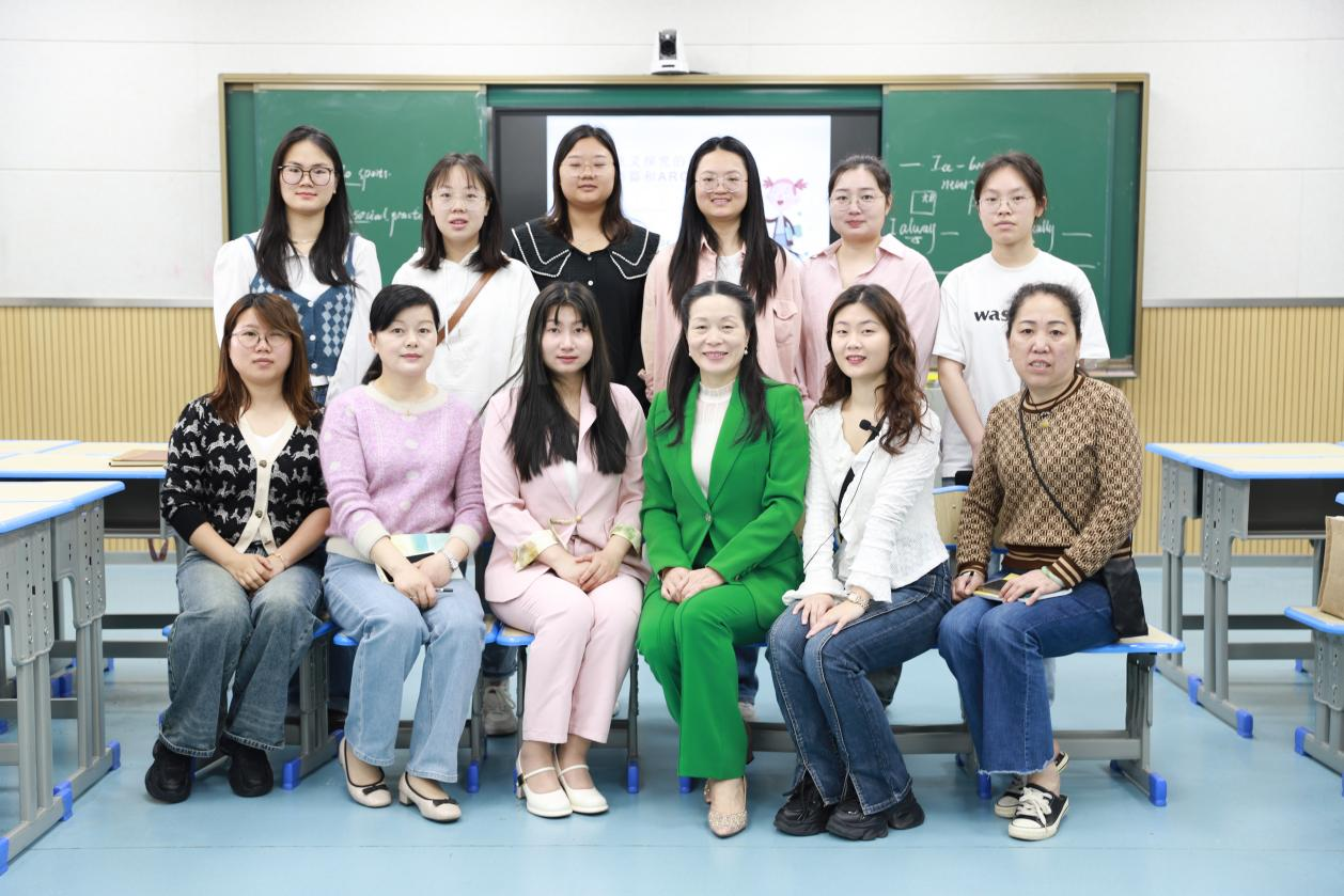 城区二小青蓝学院开展第五期“慧言悦享”分享活动