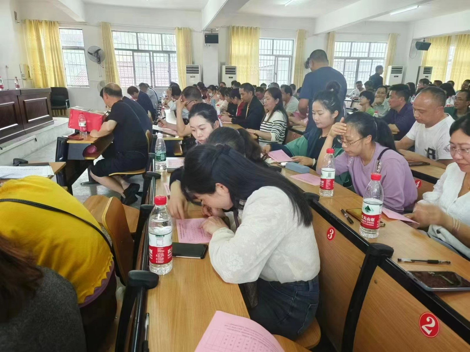 高沙镇中心学校召开总支部委员会党员会