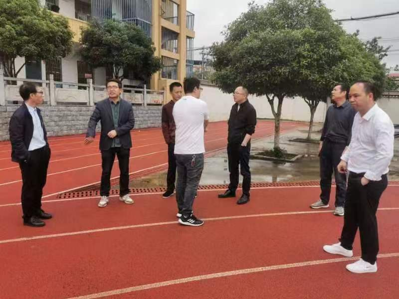 教育局检查五峰铺镇“义务教育质量检测”准备工作