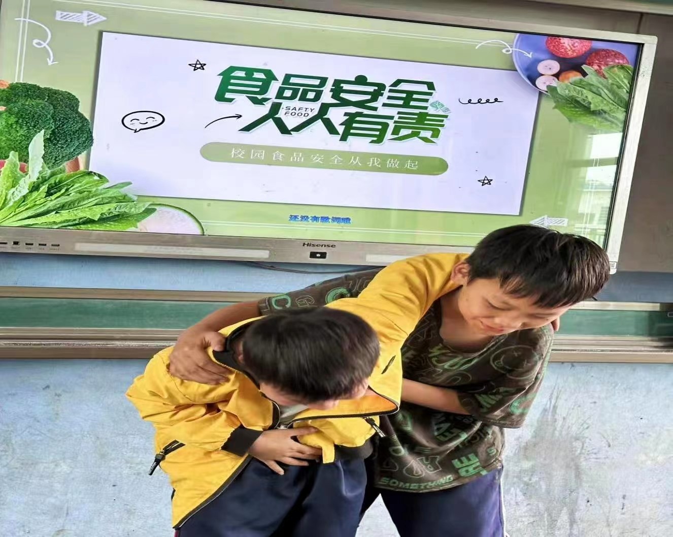 白马田中心小学开展食品安全应急演练