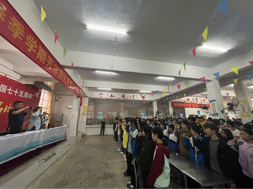 签名彰显决心，筑起安全防线