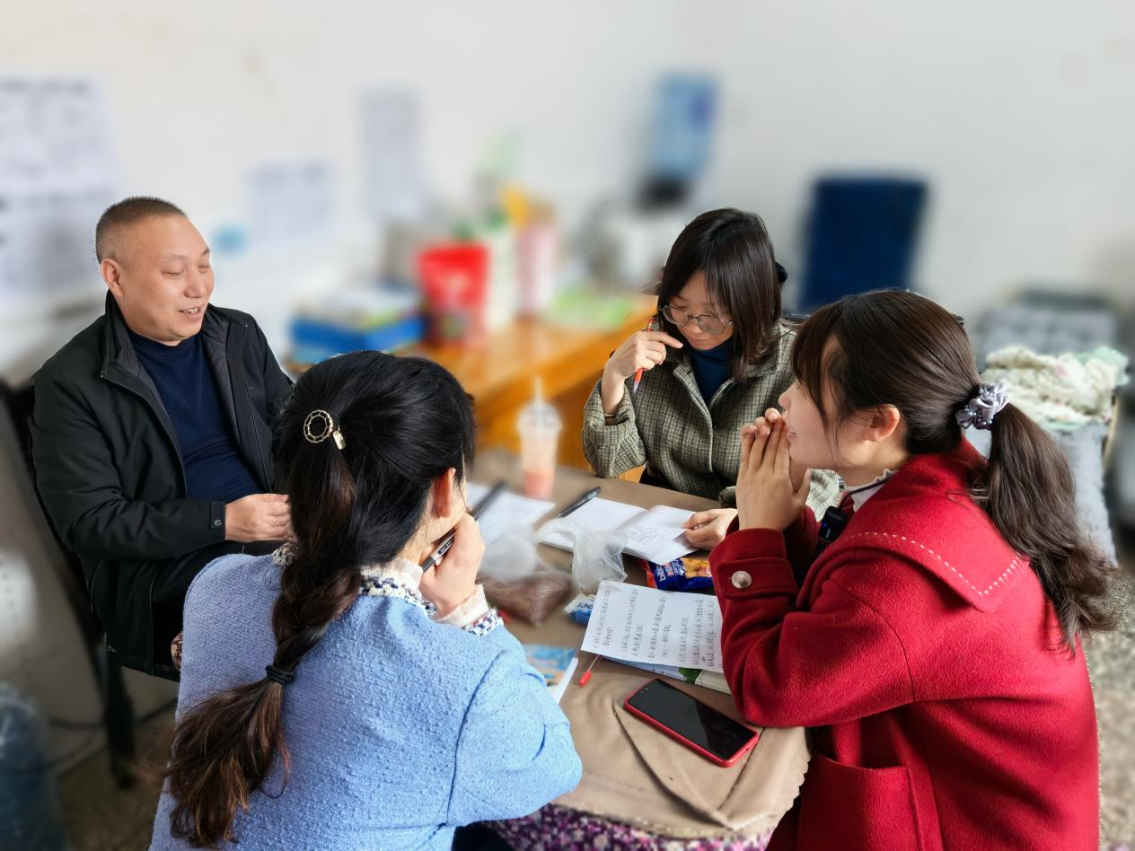 城区二小青蓝学院“青蓝之约”教研约课活动圆满结束