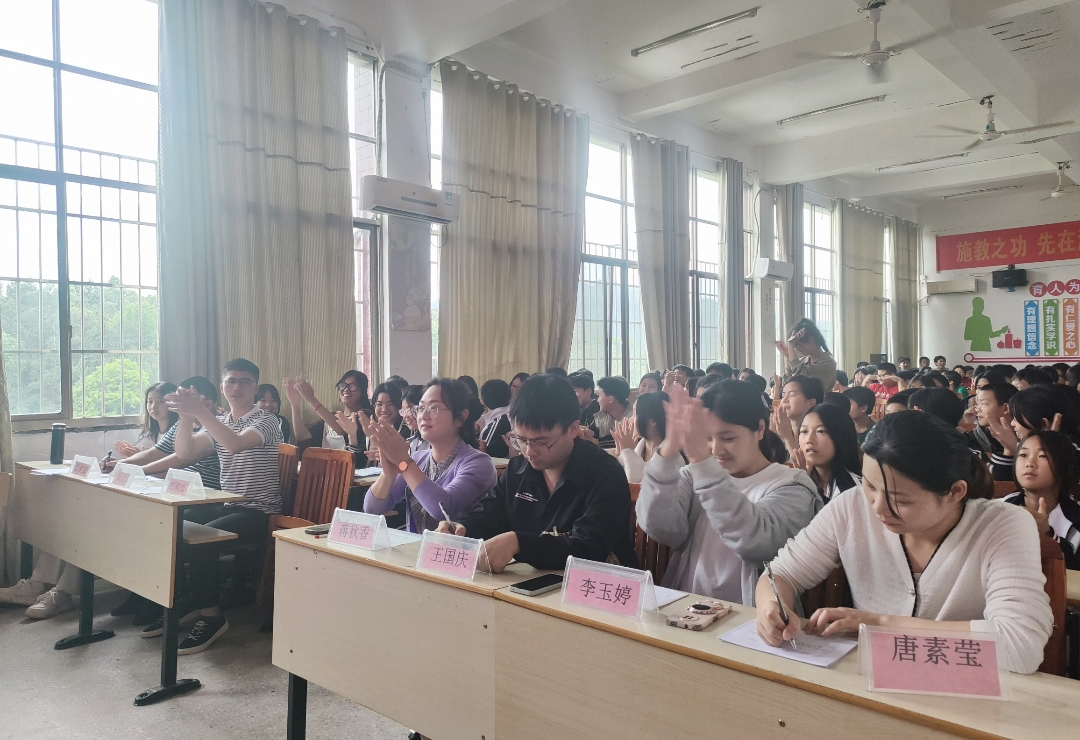 双江初级中学党支部开展了“童心向党”演讲比赛