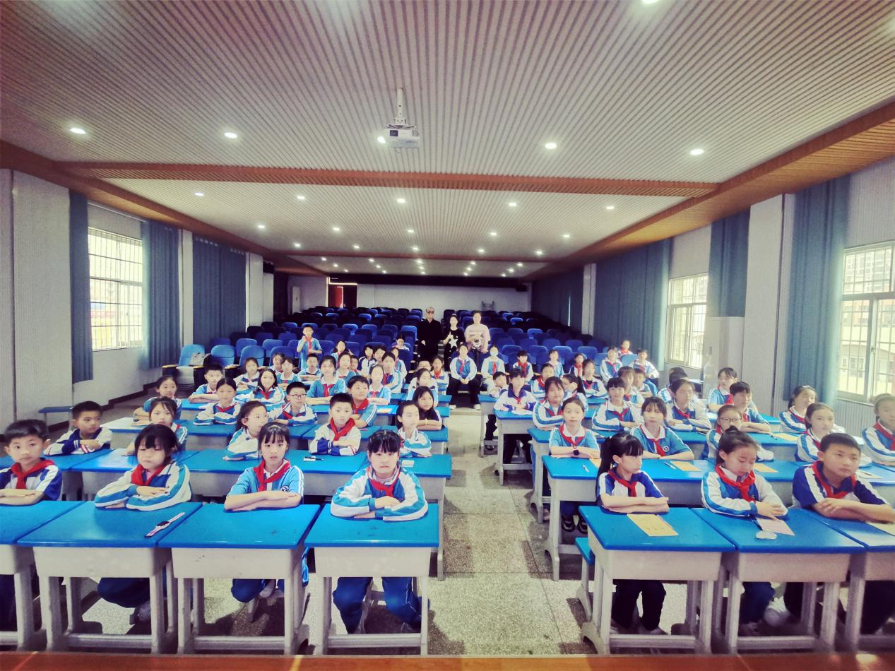 城区二小：京剧之花绽校园，文化传承润童心