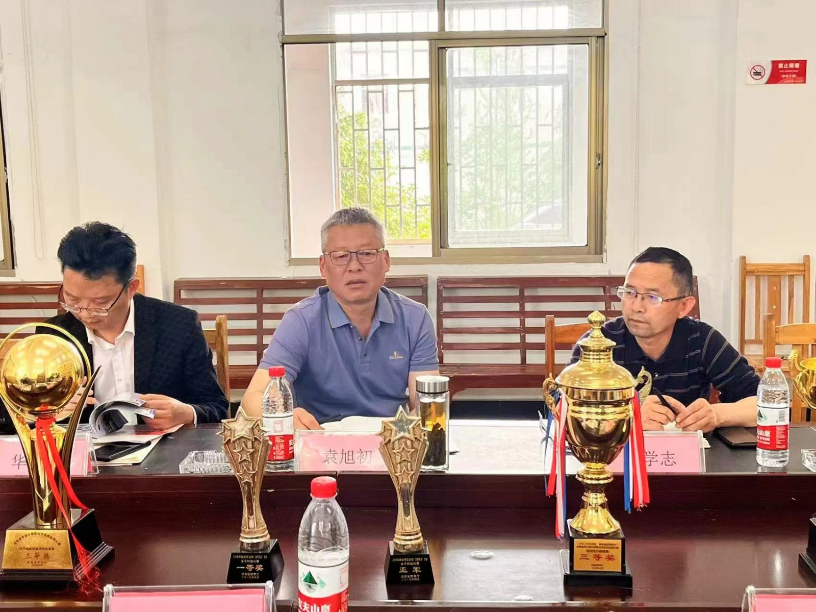 乘“交流之风”，扬“共赢之帆”