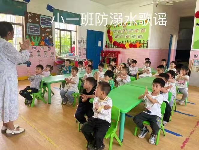 回龙寺镇中心幼儿园开展防溺水演练，筑牢幼儿安全防线