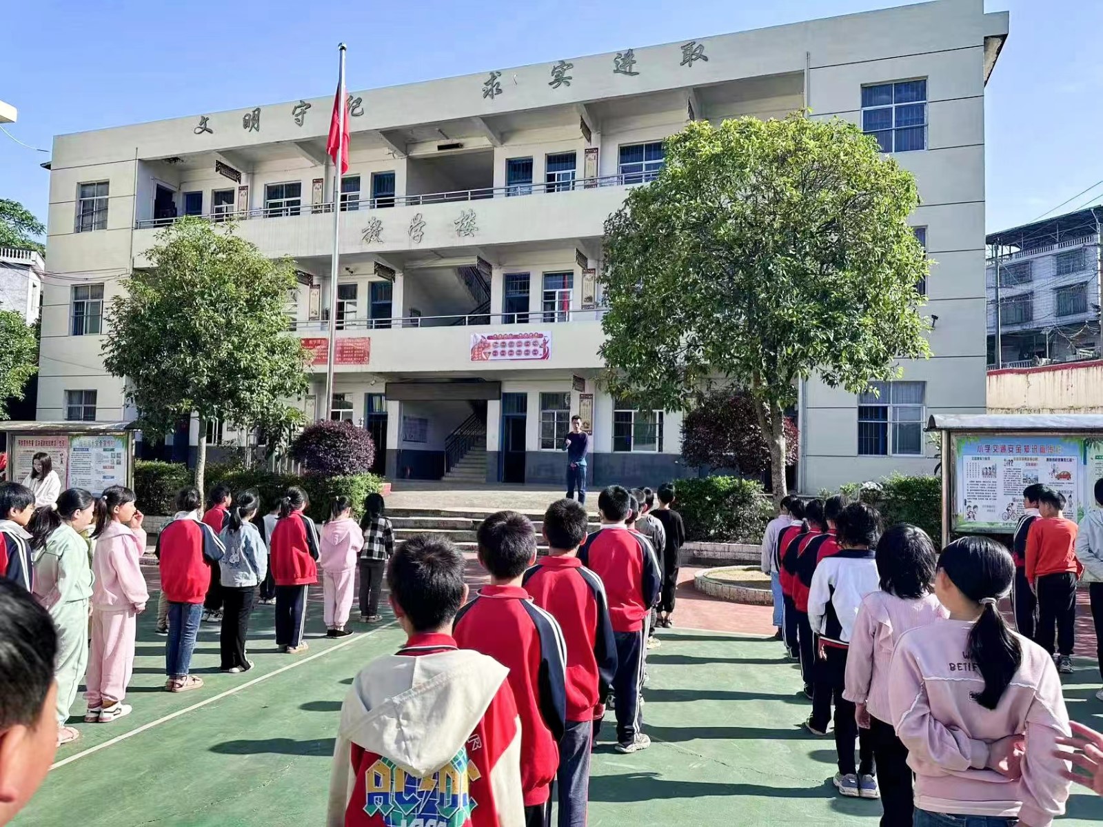 临“震”不慌 演练有方