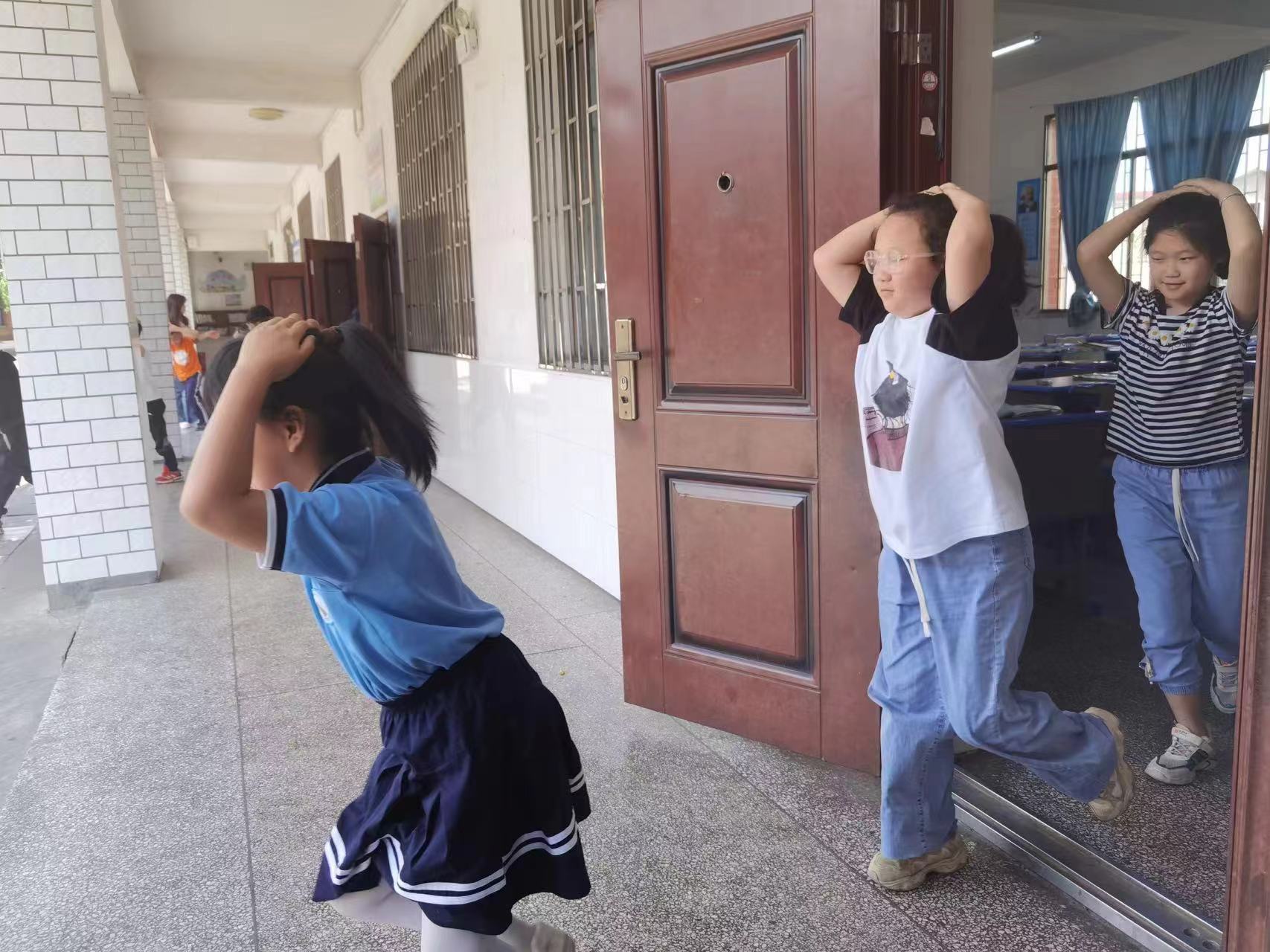 北塔小学组织开展防灾减灾日应急疏散演练